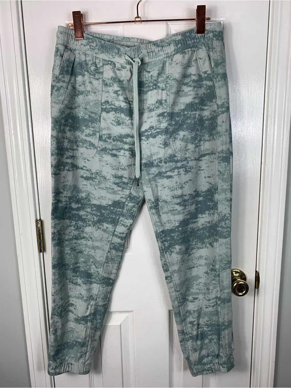 Athleta Farallon Joggers Green Tie-Dye Jogger Pants Casual Drawstring Sweatpants